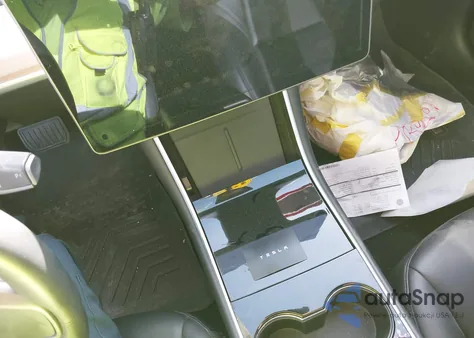 2020 Tesla Model 3 Standard Range Plus Rear-Wheel Drive/Standard Range Rear-Wheel Drive from USA, damaged, VIN 5YJ3E1EAXLF744927